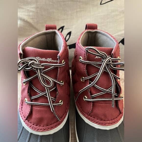 Brand new- Eddie Bauer Mid Boot. - Picture 4 of 9